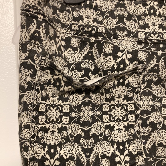 H & M floral jean leggings - Picture 3 of 3